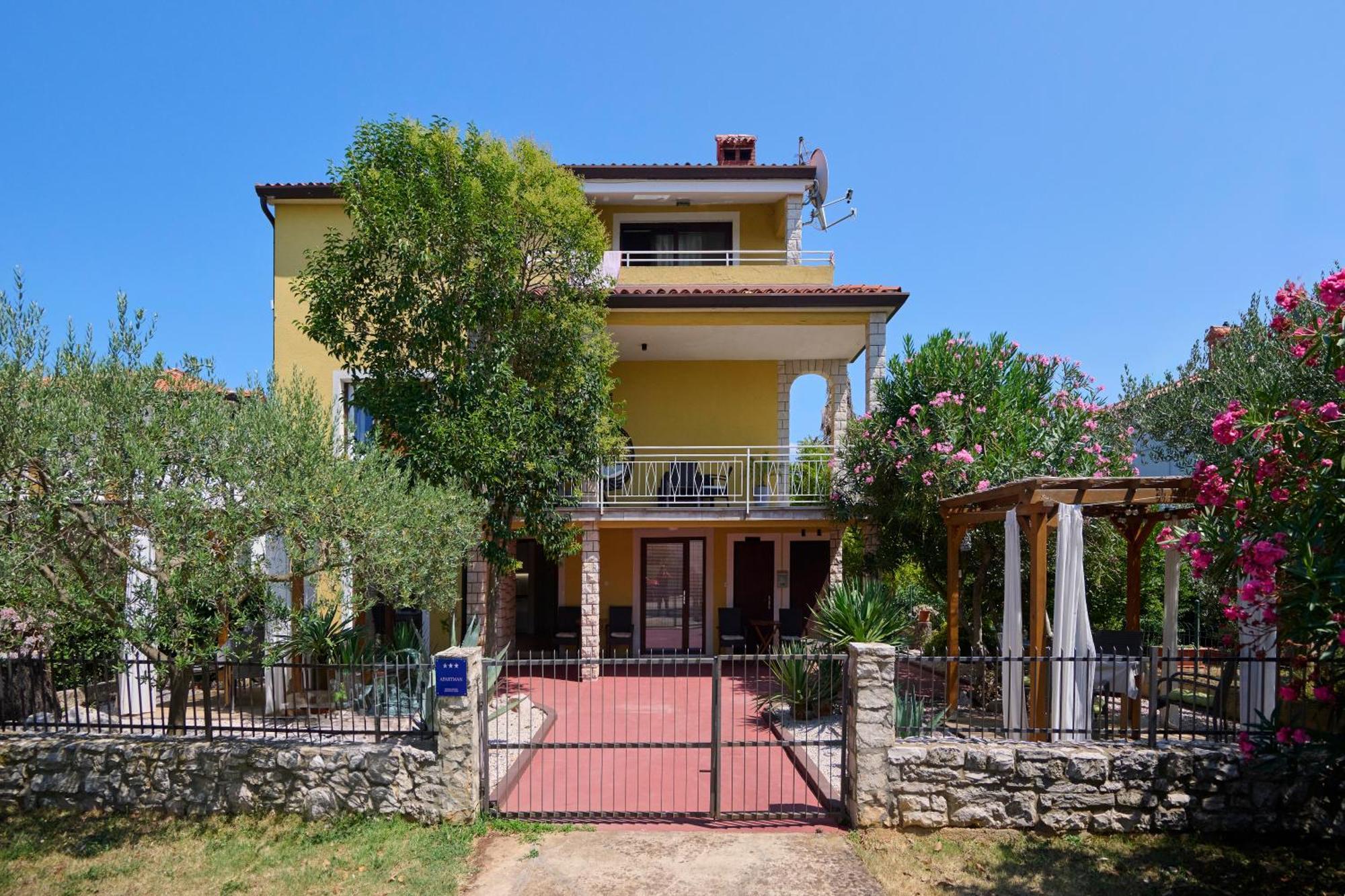 Belvedere Apartments Umag Exterior photo
